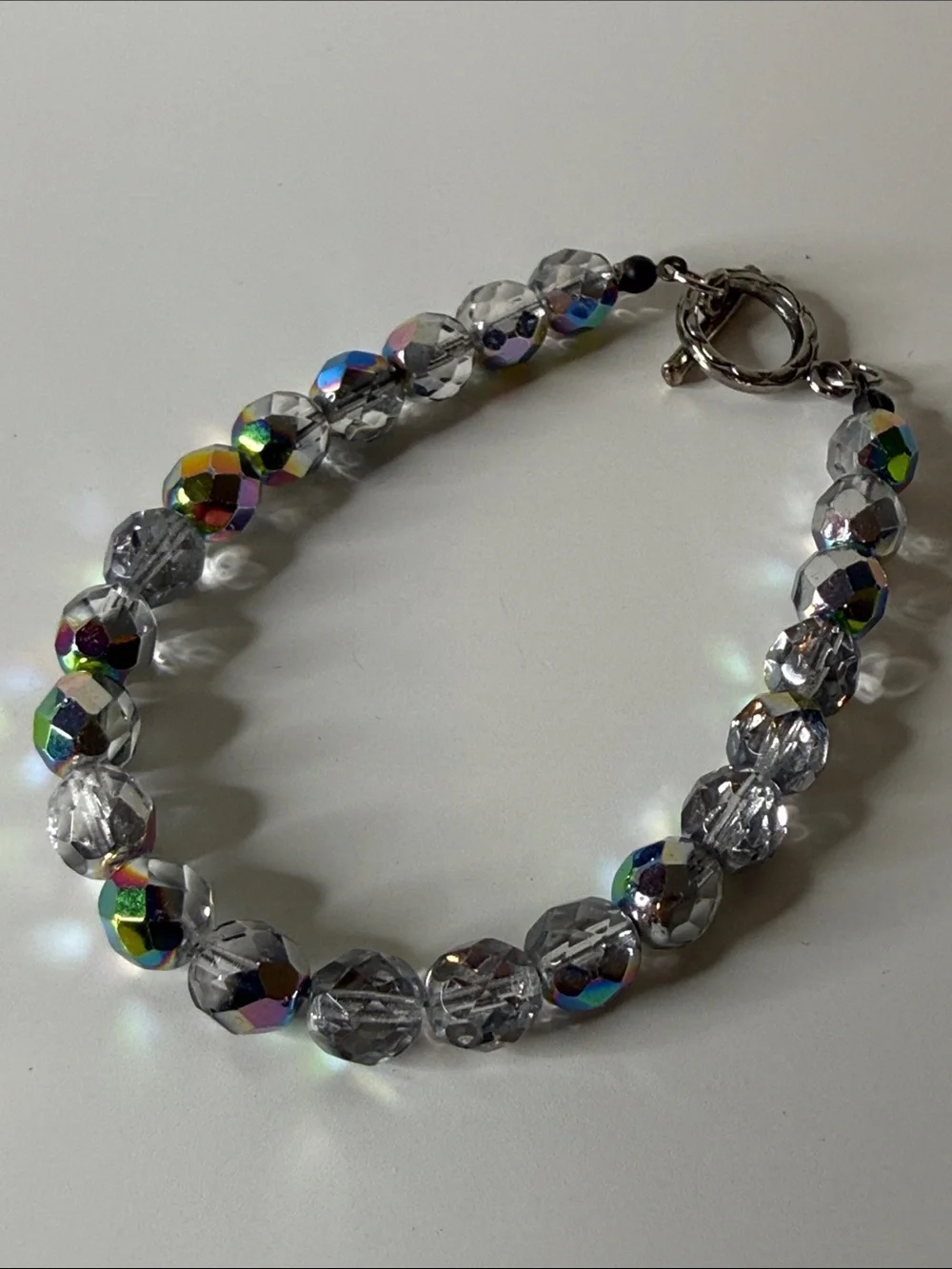 Vintage faceted glass Bead Bracelet in Iridescent Clear carnival style pretty
